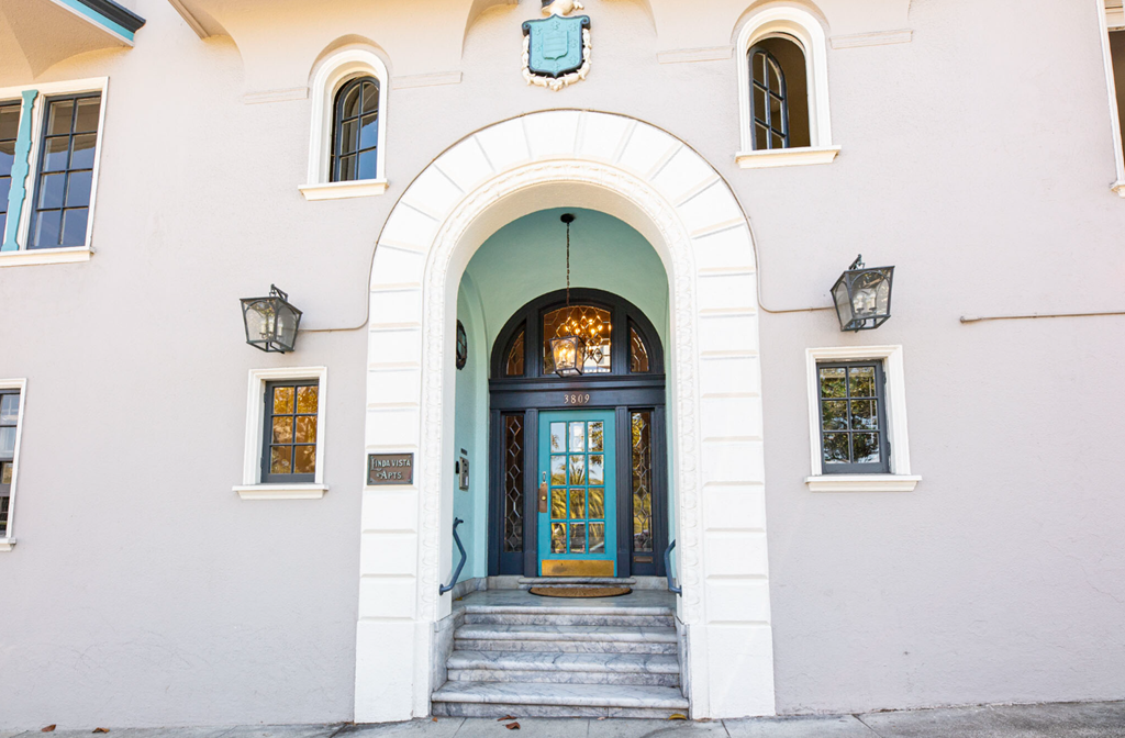 Main entrance door of the apartment building at 3809 20th St, San Francisco, CA 94114, USA
