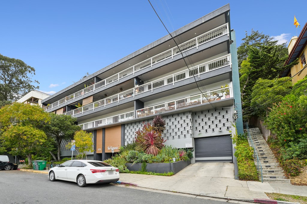 Side view exterior of the apartment building at 1771 Highland Pl, Berkeley, CA 94709, United States