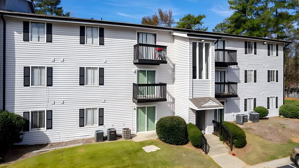 Building at Tucker Square, Stone Mountain