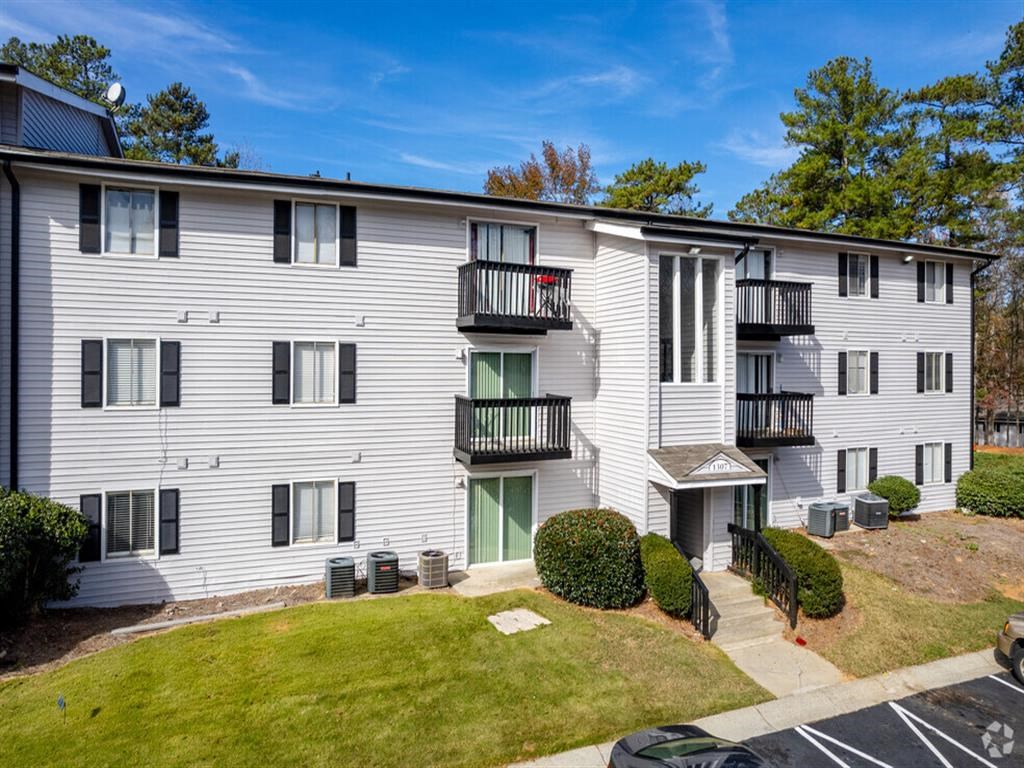 Tucker Square Apartments, 1313 Stone Mill Way, Stone Mountain, GA