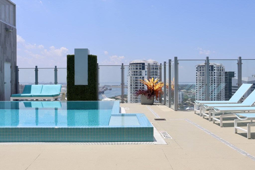 SkyHouse Channelside