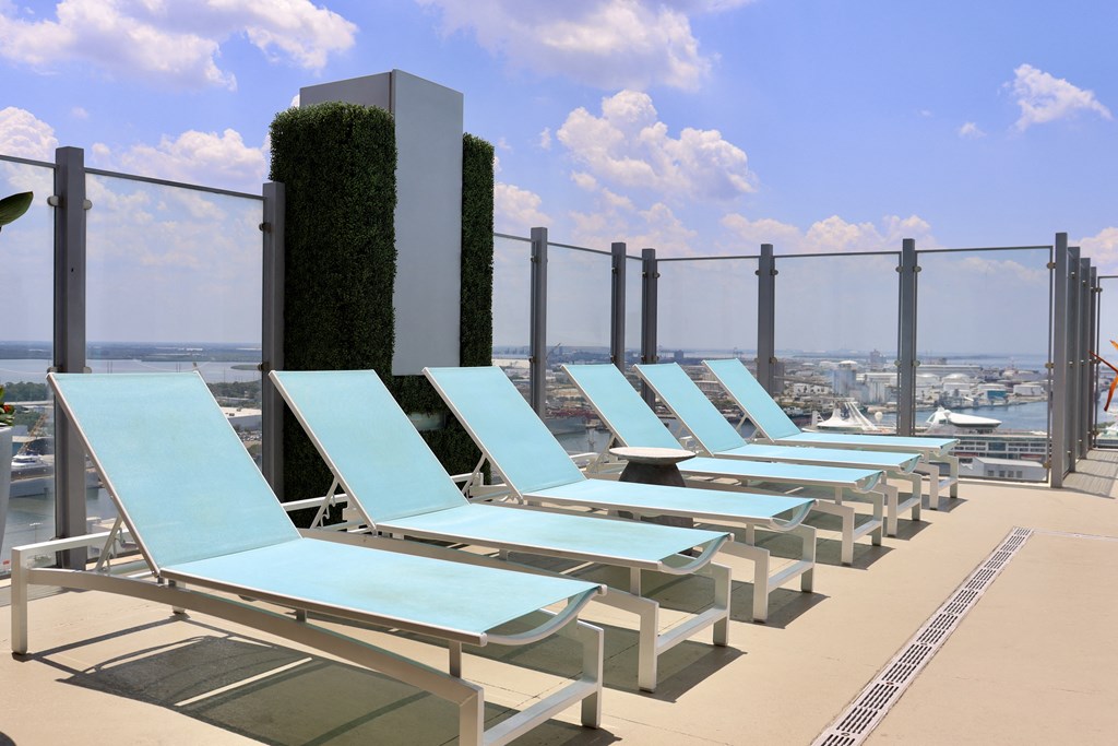 SkyHouse Channelside