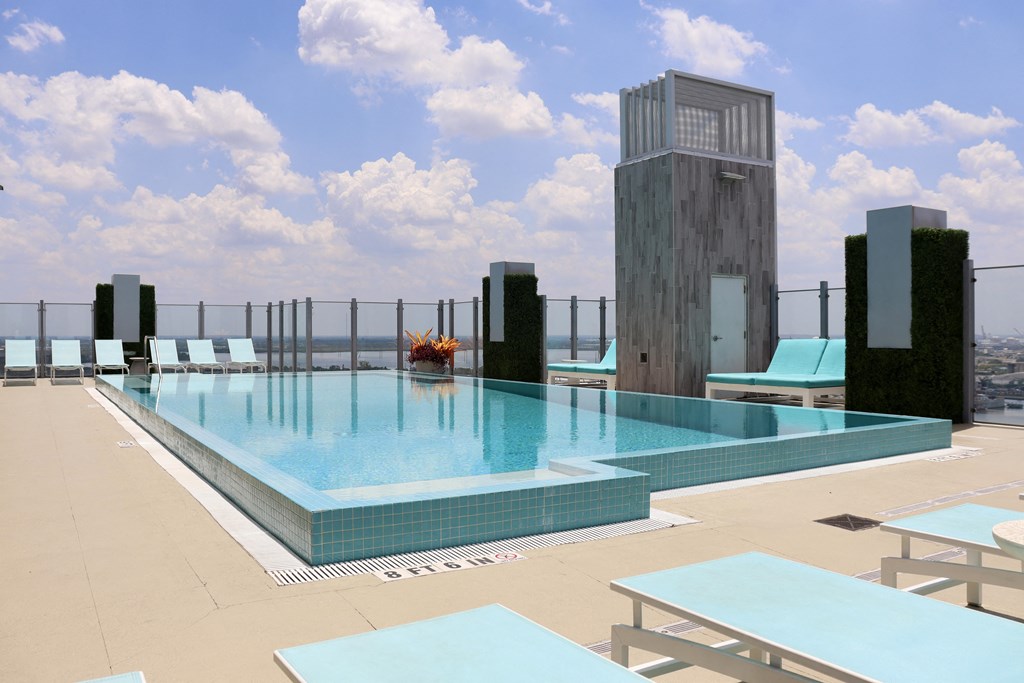 SkyHouse Channelside