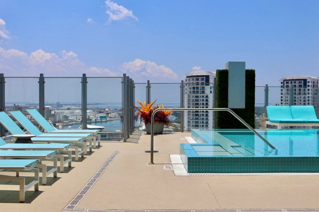 SkyHouse Channelside