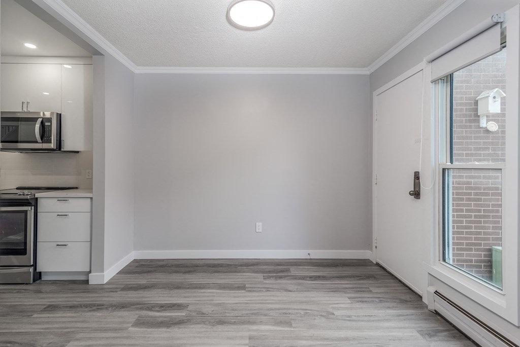 Entry to suite and open to kitchen