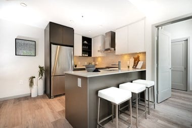 154 18Th Street East Studio-3 Beds Apartment for Rent - Photo Gallery 1