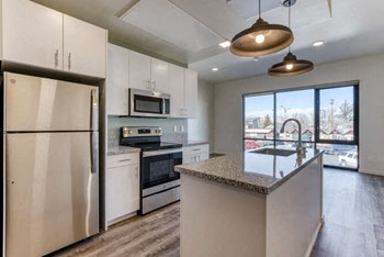 Urban 1 Bedroom Kitchen - Photo Gallery 4