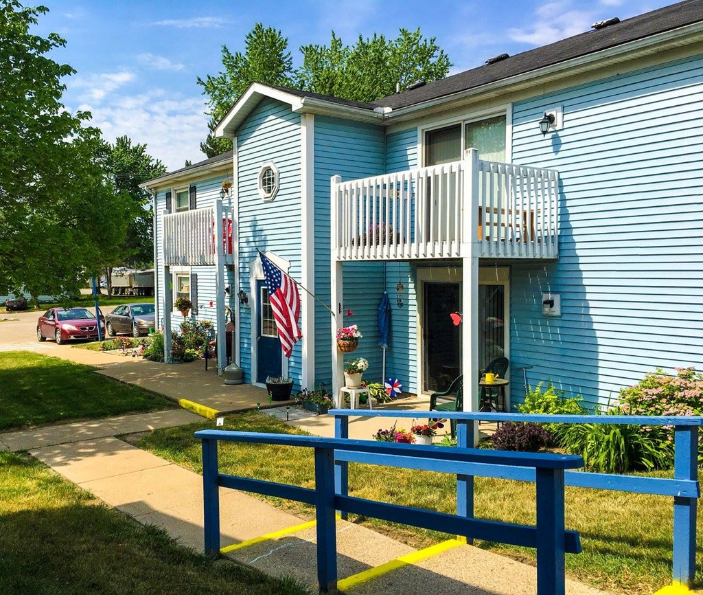 Exterior Ellsworth Apartments
610 S. Hillsdale Street, Homer, MI 49245