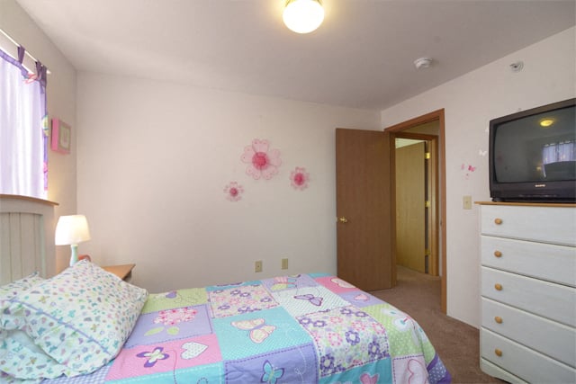 Second Bedroom at Geary Estates Apartments, MRD Conventional, Grandview Plaza