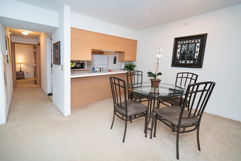 dining area with bar  at Wheeler Estates Apartments, Alabama