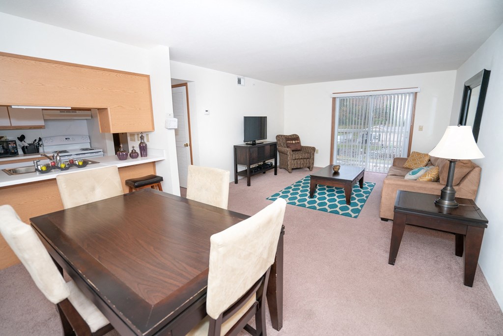 Dining room at Anderson Estates Apartments in Radcliff, KY near Fort Knox