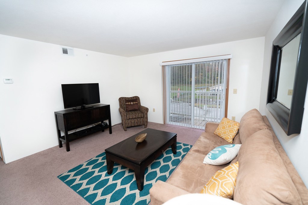 Living Room at Anderson Estates Apartments in Radcliff, KY near Fort Knox