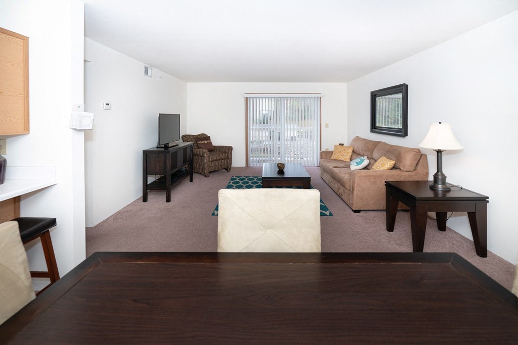Living Room at Anderson Estates Apartments in Radcliff, KY near Fort Knox