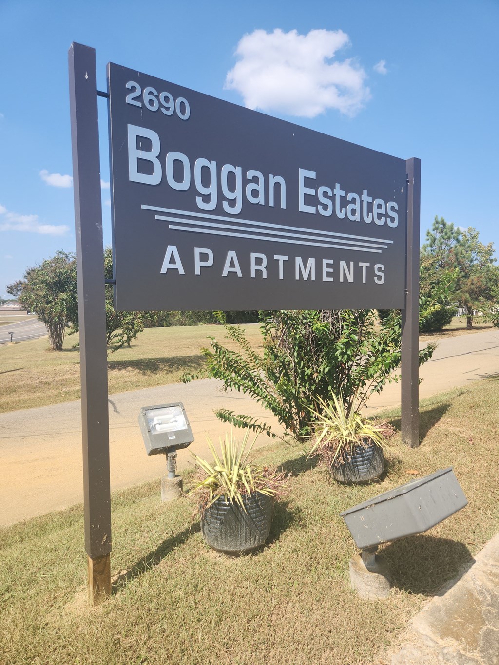 Boggan Sign at Boggan Estates Apartments, Mississippi