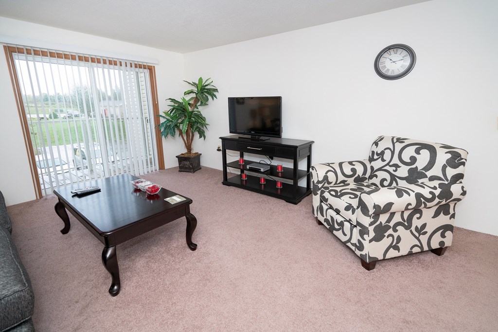 Spacious Living Area at Boggan Estates Apartments, Belden, 38826