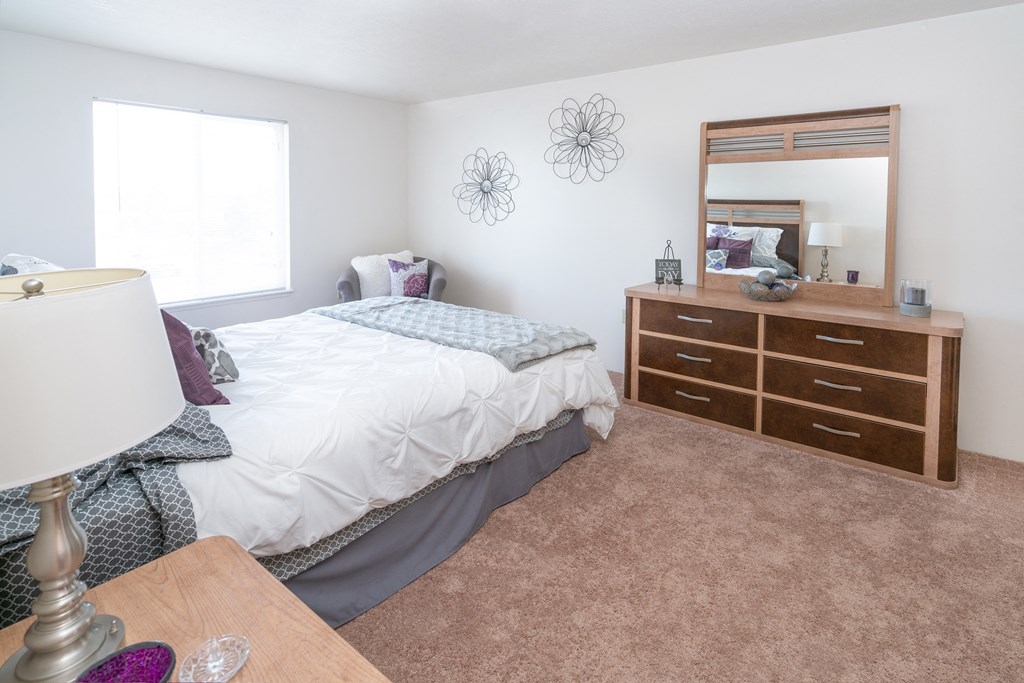 Master bedroom at Crosswait Estates in Angola, IN