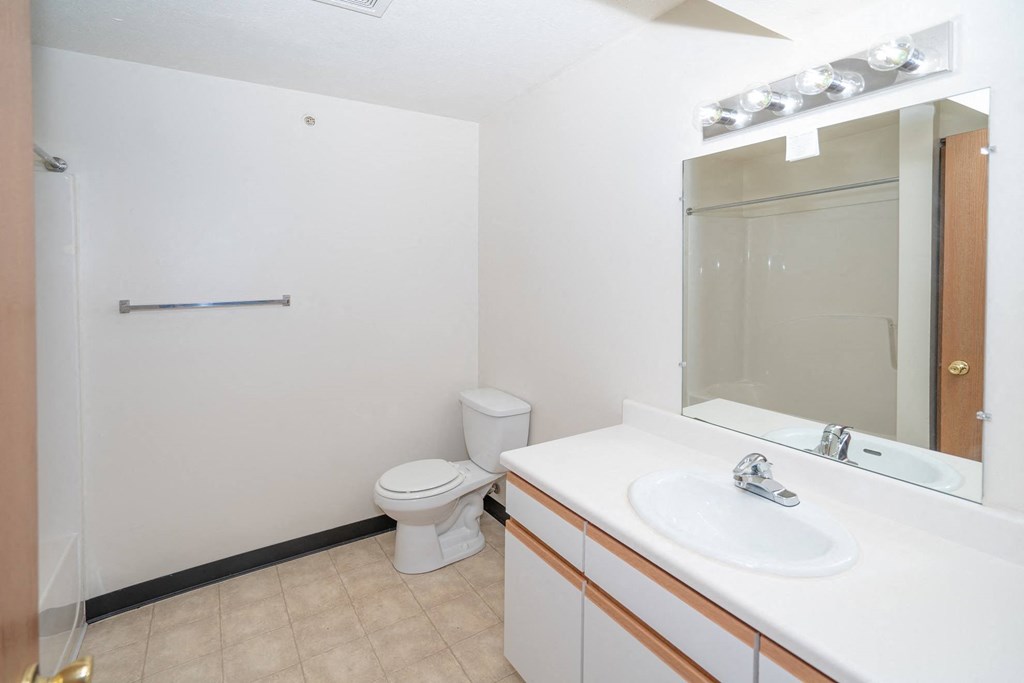 Bathroom Fry Estates 386 Parkers Mill Way, Somerset, KY 42503