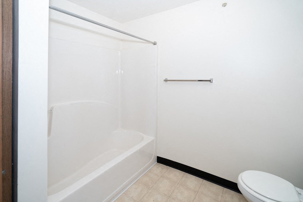 Bathroom Fry Estates 386 Parkers Mill Way, Somerset, KY 42503