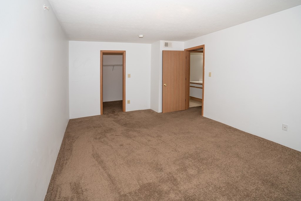 master bedroom and closet Fry Estates 386 Parkers Mill Way, Somerset, KY 42503