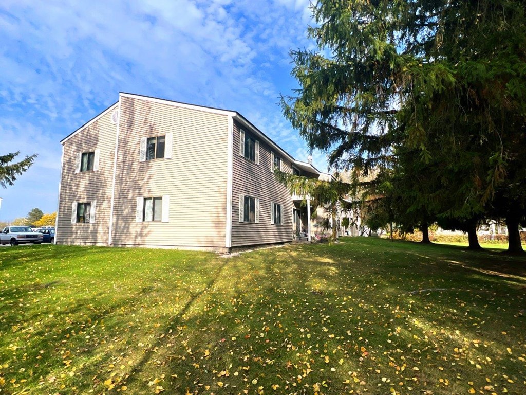 Mackinaw 
Apartments, Cheboygan MI