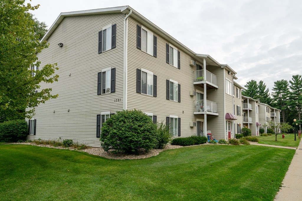 Exterior at Griffin Estates 1721 Bond Street, Niles, MI 49120