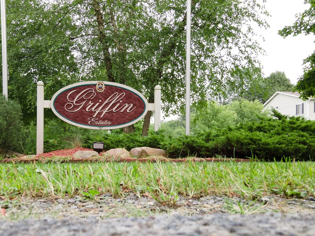 Welcome Sign at Griffin Estates 1721 Bond Street, Niles, MI 49120