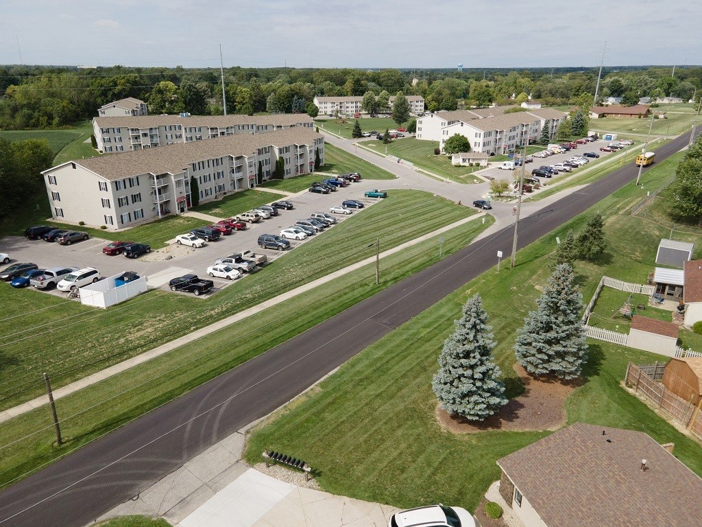 Aerialat Griswold Estates Apartments, Auburn, IN, 46706