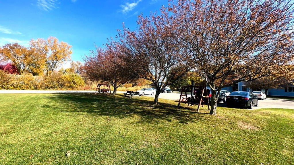 Rousseau Apartments Au Gres MI