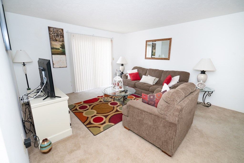 Living area 1305 Harrison Circle, Pell City, AL 35128