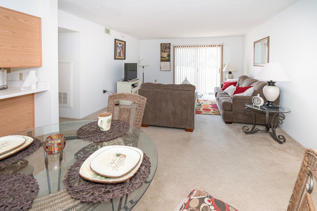 Living area 1305 Harrison Circle, Pell City, AL 35128