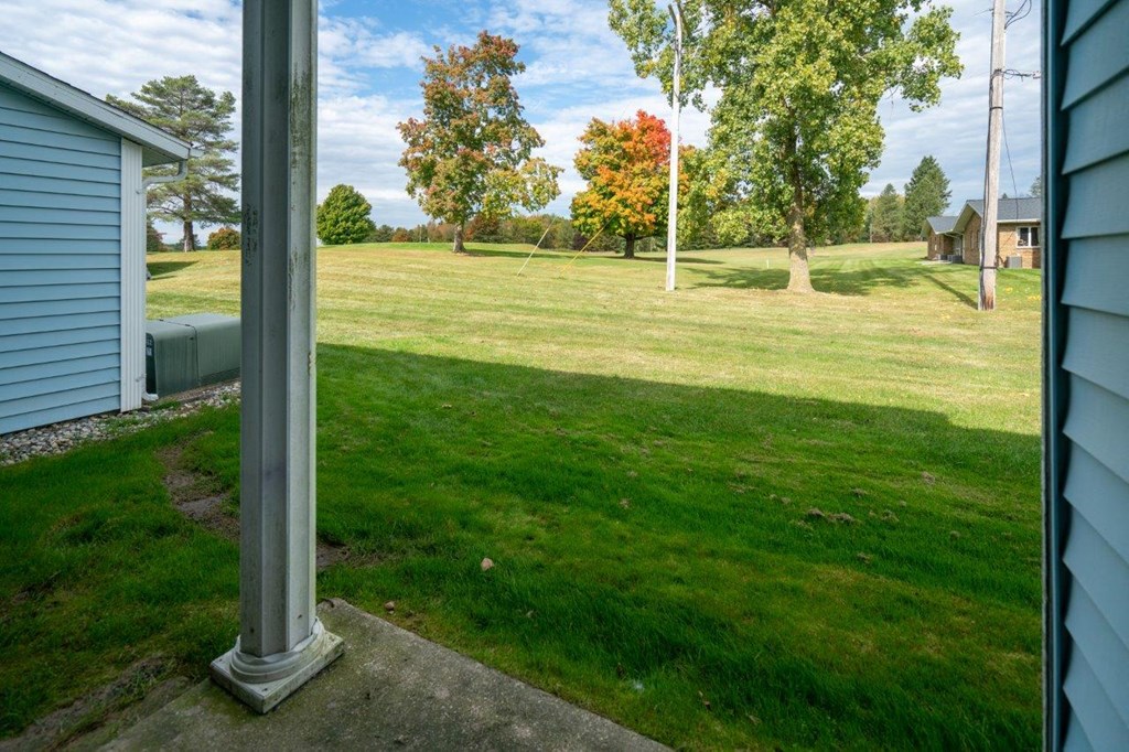 Porch 360 W. Woodlawn Ave, Hastings, MI 49058