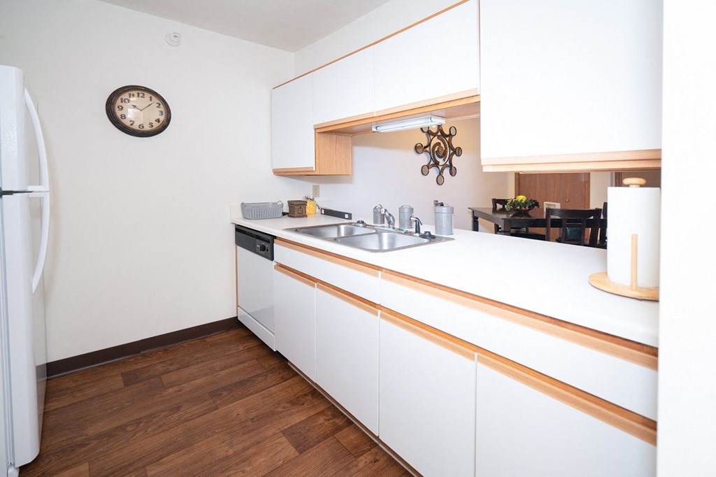 Kitchen at Hornbrook Estates Apartments, Evansville, 47715