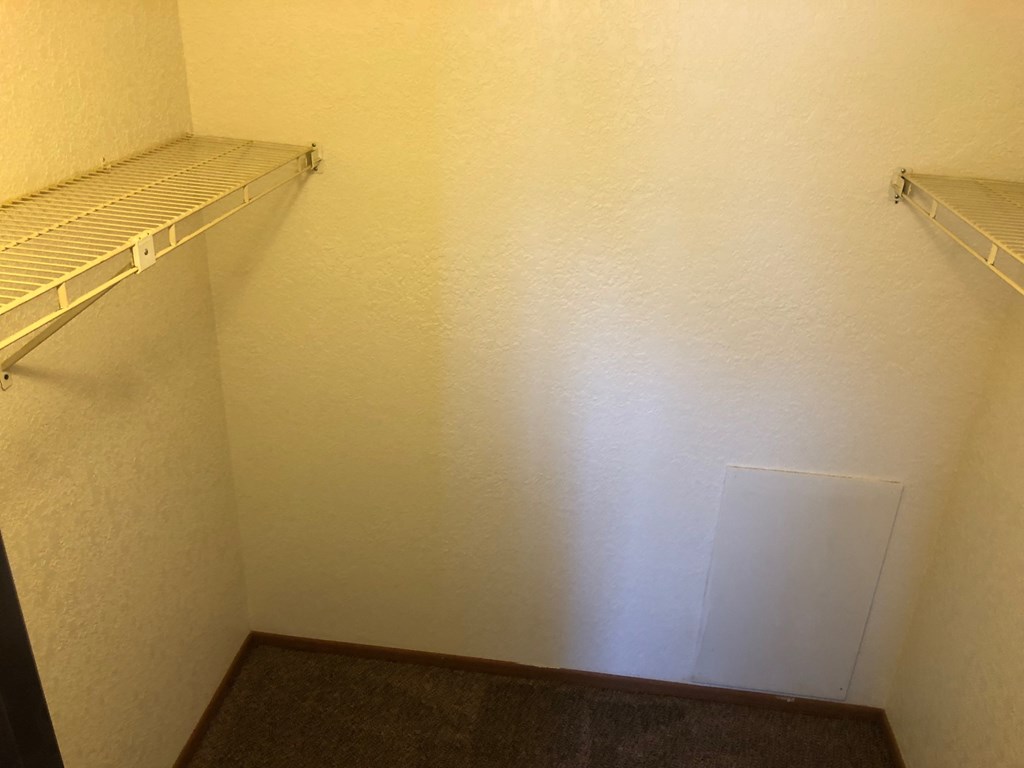 Rousseau Apartments Au Gres MI