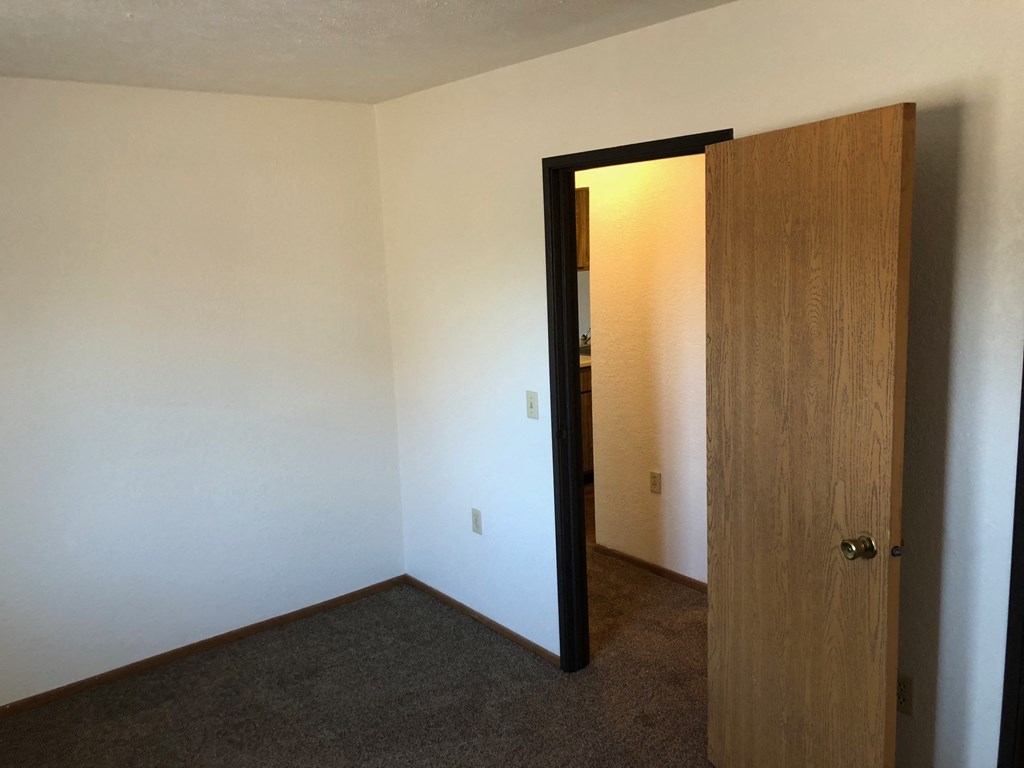 Rousseau Apartments Au Gres MI