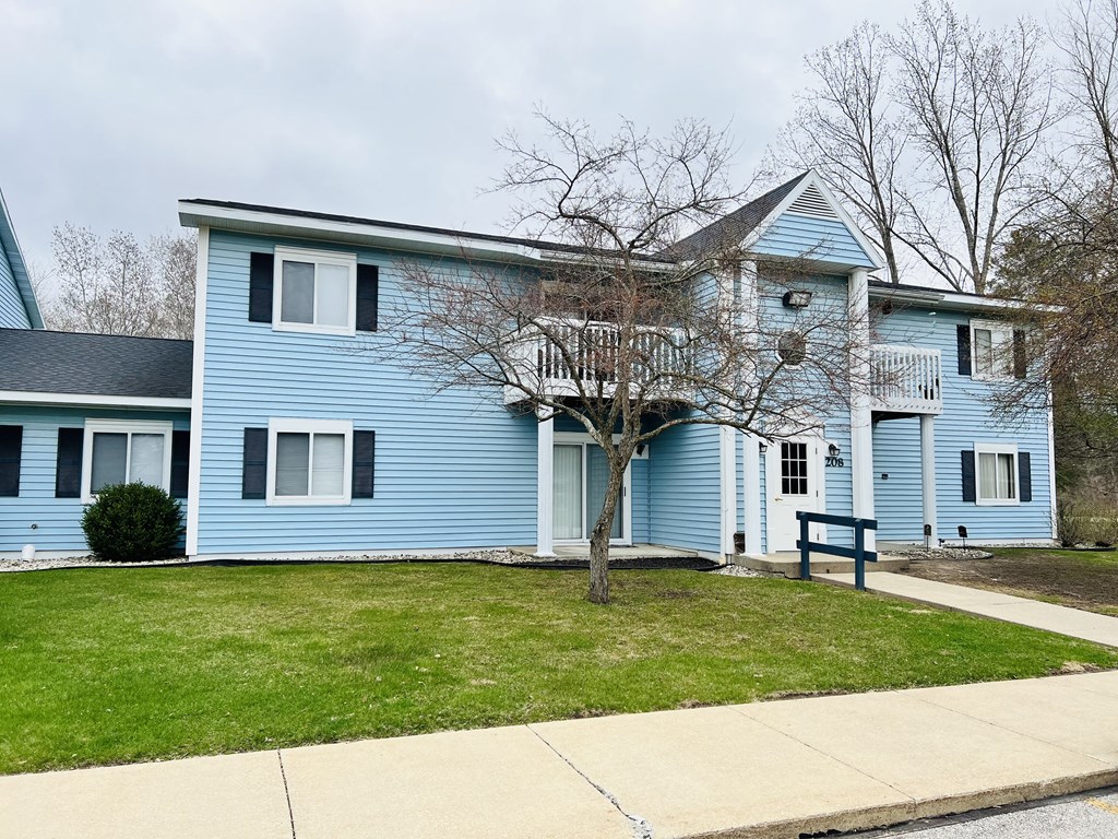 Exterior Foster Apartments 207 E May St Gladwin, MI 48624