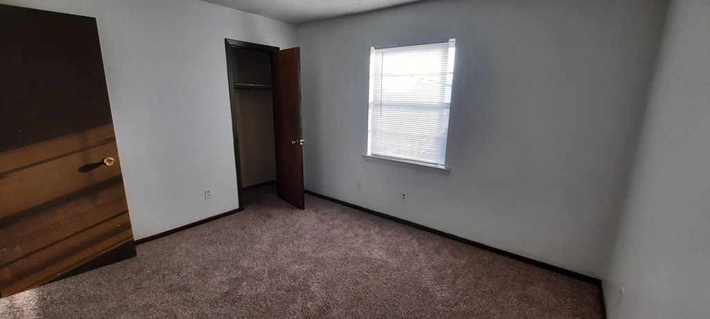 Buckner Apartments
920 W. Commerce Street, Fairfield, TX 75840