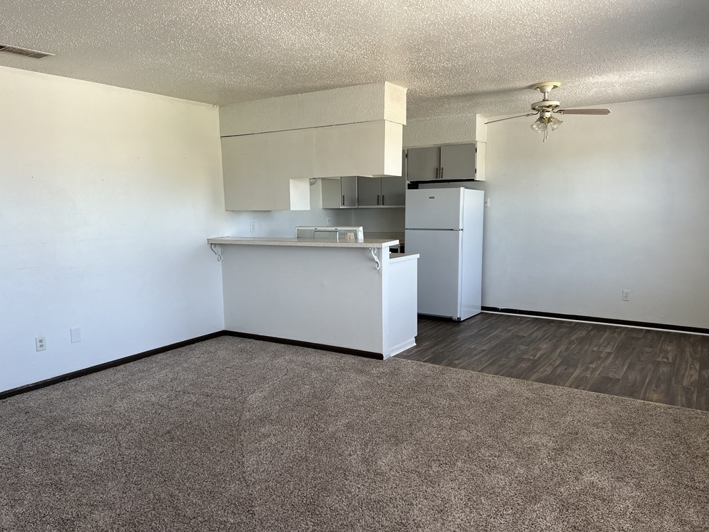 Buckner Apartments
920 W. Commerce Street, Fairfield, TX 75840