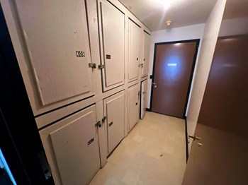 1323 Mackinaw Ave 1-2 Beds Apartment for Rent - Photo Gallery 8