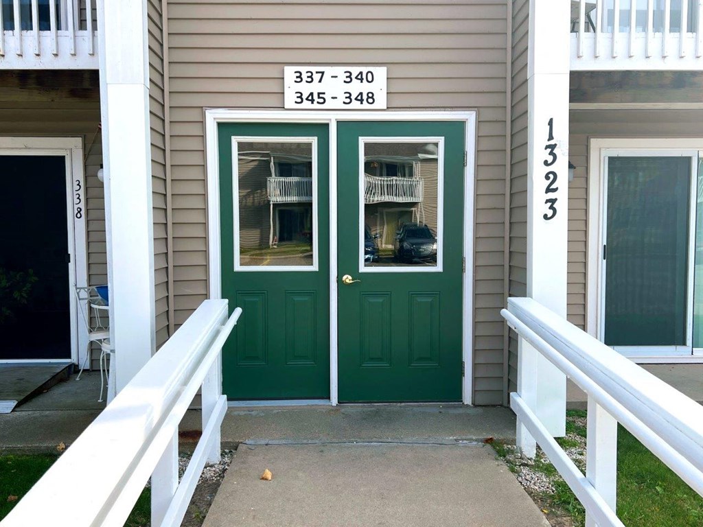 Mackinaw 
Apartments, Cheboygan MI