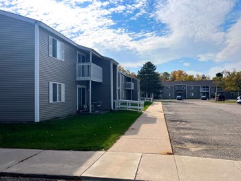 1323 Mackinaw Ave 1-2 Beds Apartment for Rent - Photo Gallery 4