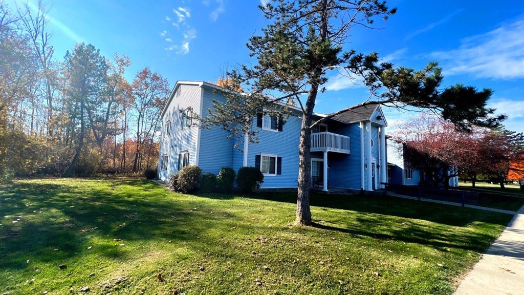 Rousseau Apartments Au Gres MI