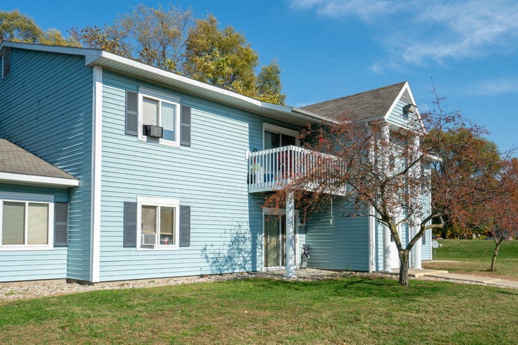 McDowell Apartments 55919 Co. Rd. 687, Hartford, MI 49057