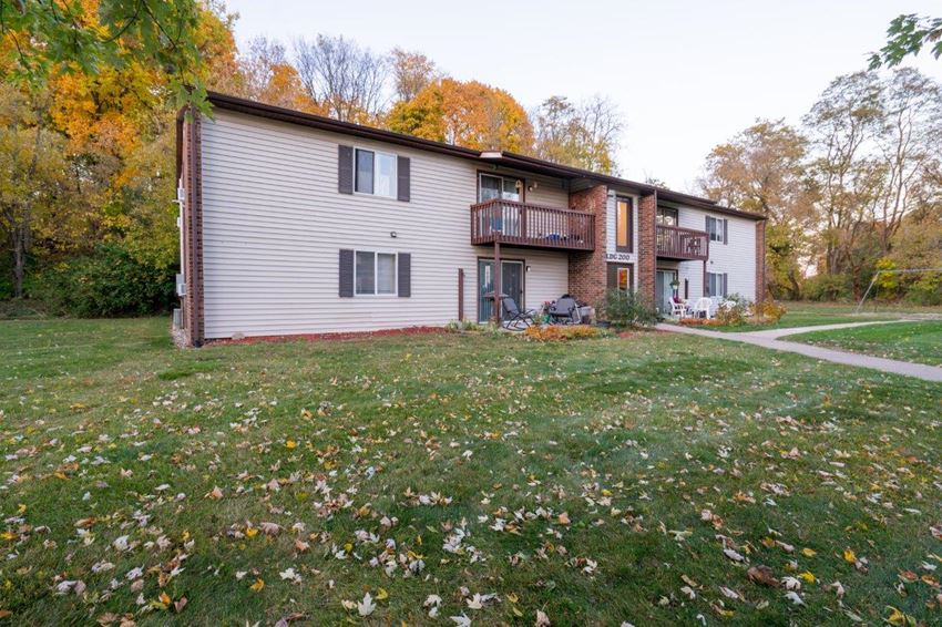 Meade Apartments, 901 E. Michigan Ave., Marshall, MI RentCafe