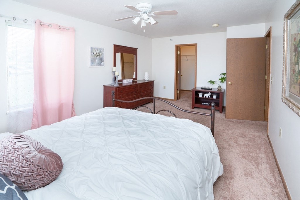 Master bedroom at Nelson Estates Apartments,1815 Raleigh Ave, Kendallville, IN 46755