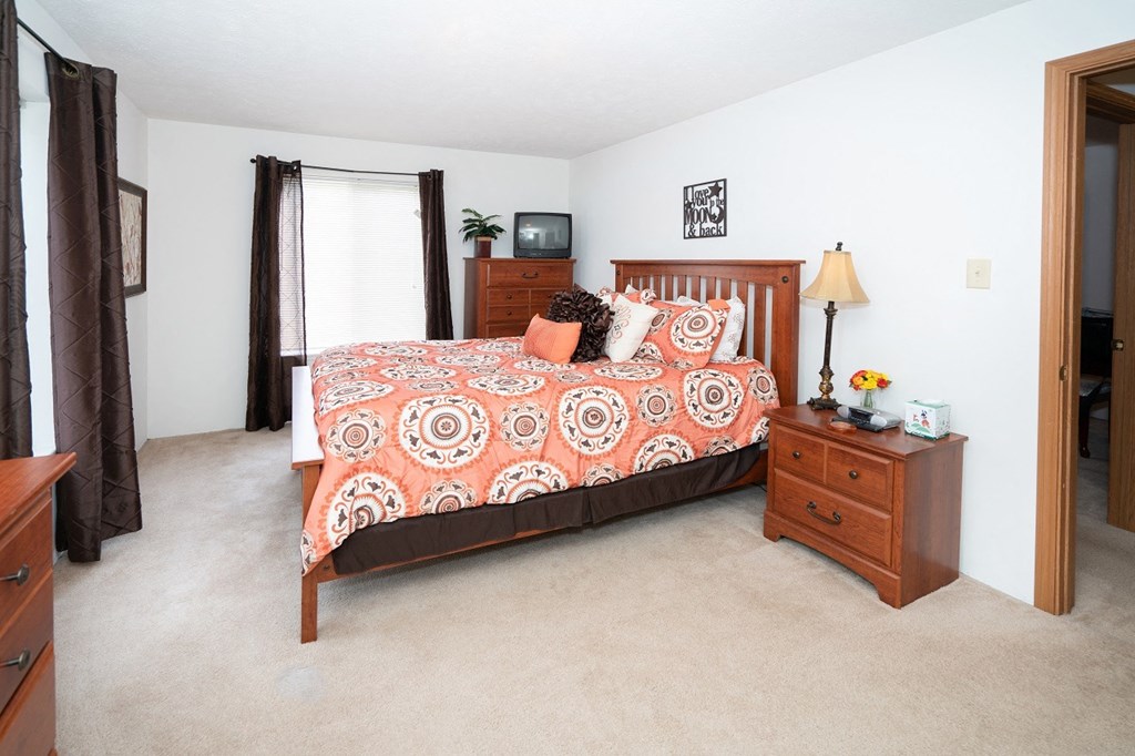 Sunlit bedroomat Oates Estates Apartments, Dothan, 36303