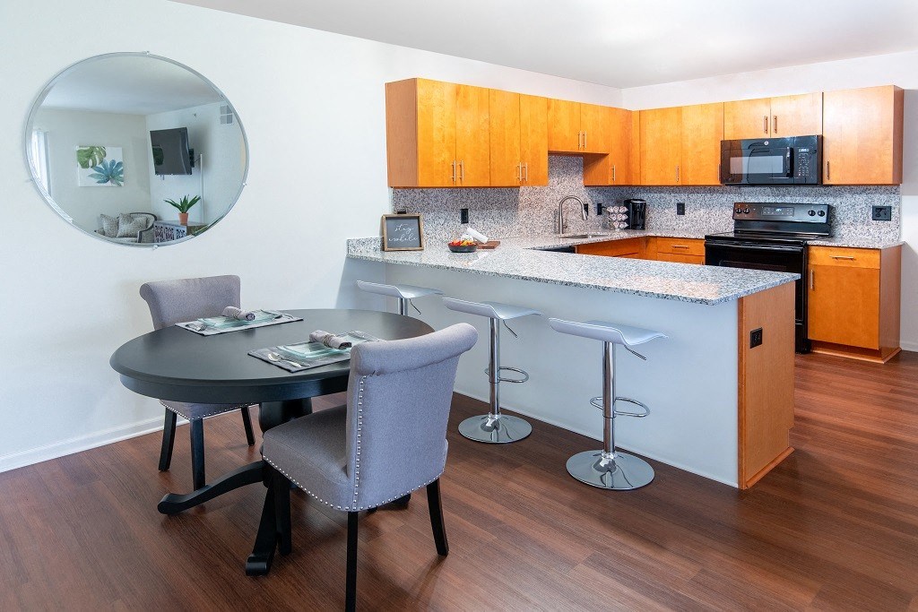 Eat In Kitchen at Oliver Apartments, Temperance, MI, 48182