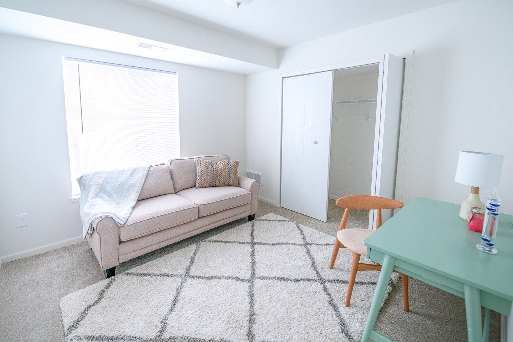 Dining With Living at Oliver Apartments, Temperance