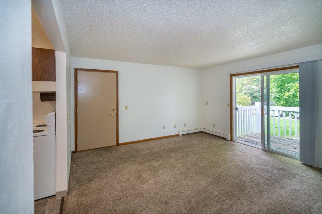 Living Room 40 Glenn Ave, Qunicy, MI 49082