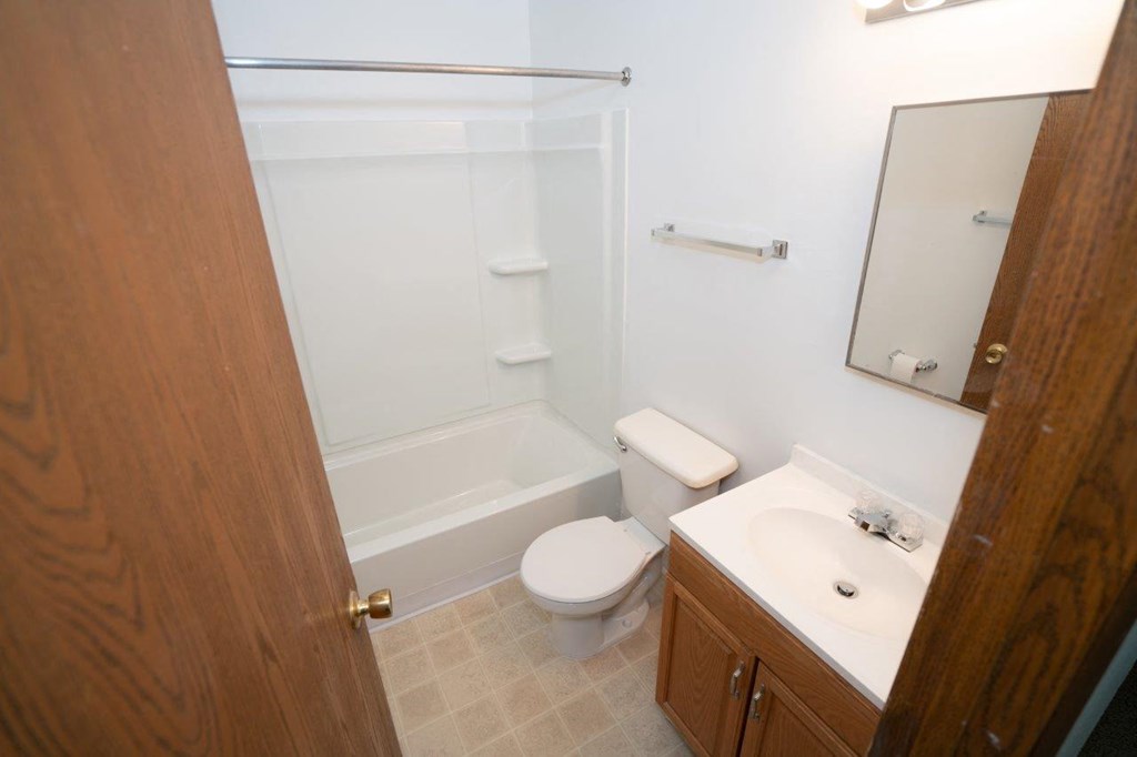 Custer Apartments202 Peachtree Street, Constantine, MI 49042