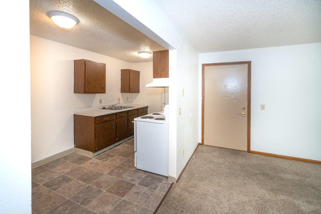 Kitchen 40 Glenn Ave, Qunicy, MI 49082